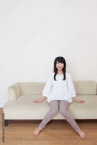 Photo: 笑顔の若い女性 笑顔の若い女性