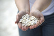 Muscheln in der Hand