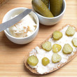 Schmalzbrot und Saure Gurke