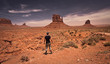 Hiker im Monument Valley