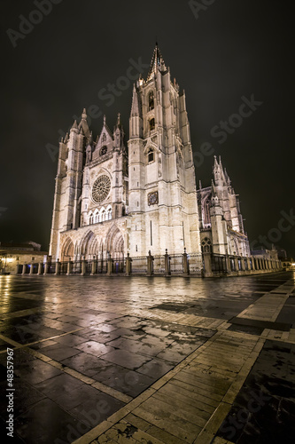 Photo: Night shot of the Cathedral of Leon in a foggy day, Spain Night shot of the Cathedral of Leon in a foggy day, Spain