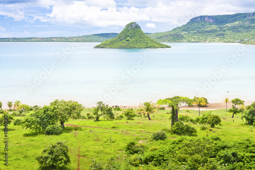 Photo: Madagascar, Diego-Suarez, pain de sucre Madagascar, Diego-Suarez, pain de sucre