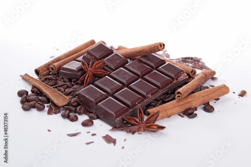 Photo: chocolate bar and spices chocolate bar and spices