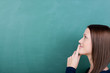 studentin denkt an etwas