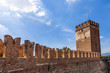 Foto: old bridge in Verona over Adige river - Castelvecchio old bridge in Verona over Adige river - Castelvecchio
