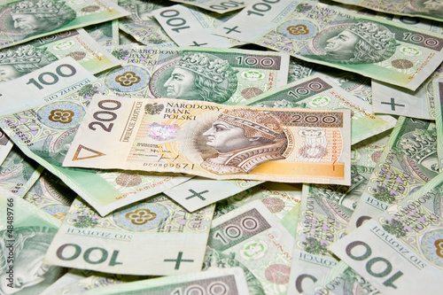 Photo: 200 PLN na tle 100 PLN 200 PLN na tle 100 PLN