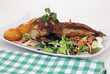 gebratene Wachteln mit Salat