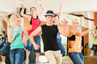 Foto: Zumba or Jazzdance - young people dancing in studio Zumba or Jazzdance - young people dancing in studio