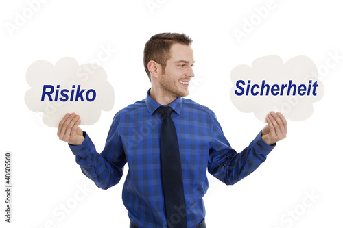 Photo: Mann entscheidet sich - Risiko oder Sicherheit Mann entscheidet sich - Risiko oder Sicherheit