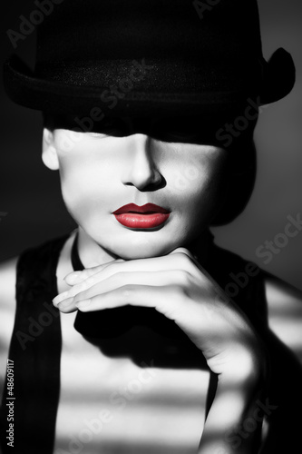 Photo: look under hat look under hat