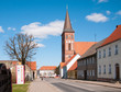canvas print picture - Pasewalk mit Marienkirche im Hintergrund