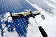 Foto: Photovoltaikanlage von Schnee befreien - Solarzellen Photovoltaikanlage von Schnee befreien - Solarzellen
