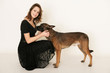 Junges Mädchen mit Hund
