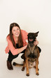 Junges Mädchen mit Hund