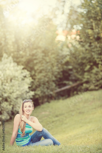 Photo: In der Wiese sitzen In der Wiese sitzen