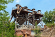 Foto: Metal structure against the sky in the summer Metal structure against the sky in the summer