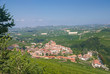 der berühmte Weinort Barolo im Piemont in Italien