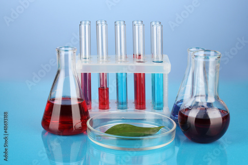 Photo: Test-tubes and green leaf tested in petri dish, Test-tubes and green leaf tested in petri dish,