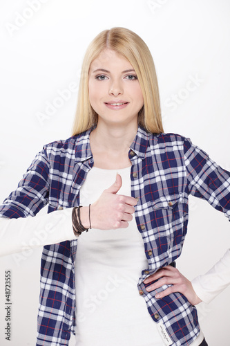 Photo: attraktive Frau daumen hoch attraktive Frau daumen hoch