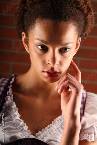 Photo: Junge dunkelhäutige Frau Junge dunkelhäutige Frau