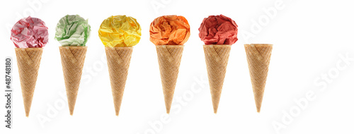 Photo: Conos de helado de colores Conos de helado de colores
