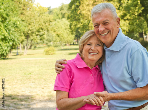Photo: Seniors holding hands Seniors holding hands