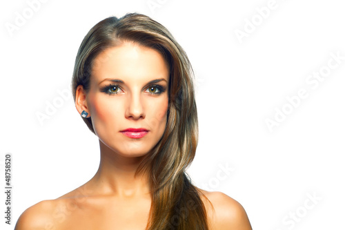 Photo: Portrait of beautiful young woman Portrait of beautiful young woman