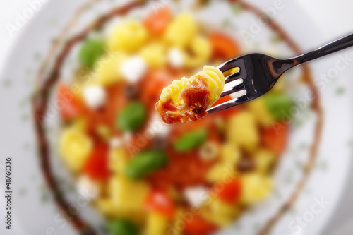 Photo: Pasta Nudeln mit Soße Schärfenspiel mit Gabel Pasta Nudeln mit Soße Schärfenspiel mit Gabel