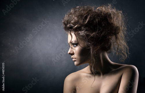 Photo: portrait of a glamour young woman portrait of a glamour young woman