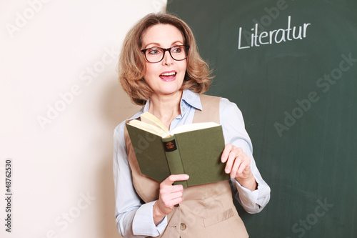 Photo: Germanistik Lehrerin an der Tafel Germanistik Lehrerin an der Tafel
