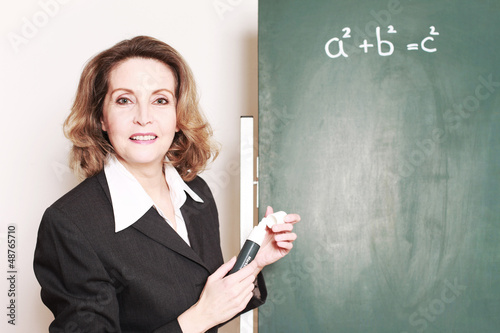 Photo: Mathematik Lehrerin an der Tafel Mathematik Lehrerin an der Tafel