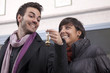 Giovane coppia check-in per un hotel