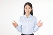 紹介する女性