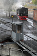 Dampflok der Brockenbahn auf einer Drehscheibe