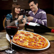 Photo: casal na pizzaria casal na pizzaria