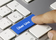 Über Uns Tastatur. Finger