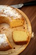 Angeschnittener Zitronenkuchen