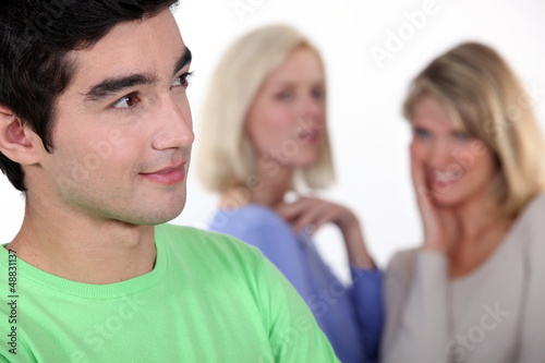 Photo: Girls talk about boy Girls talk about boy