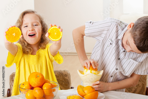 Photo: Children with oranges Children with oranges