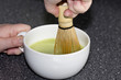 Matcha Tee aufschlagen