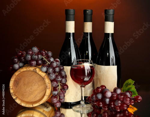 Photo: Composition of wine, wooden barrel and grape, Composition of wine, wooden barrel and grape,
