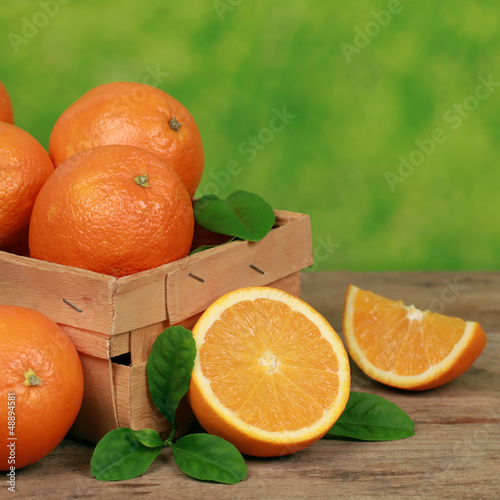 Photo: Orangen in einem Korb Orangen in einem Korb