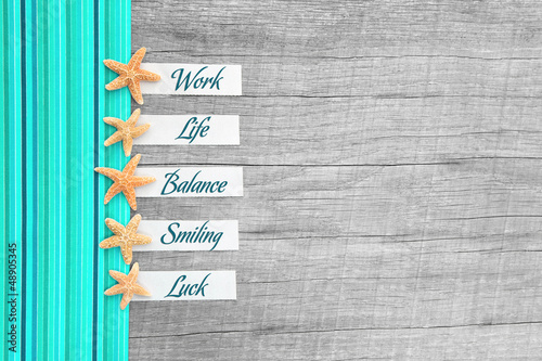 Photo: Work-Life-Balance ... Urlaubskonzept mit Schildern Work-Life-Balance ... Urlaubskonzept mit Schildern