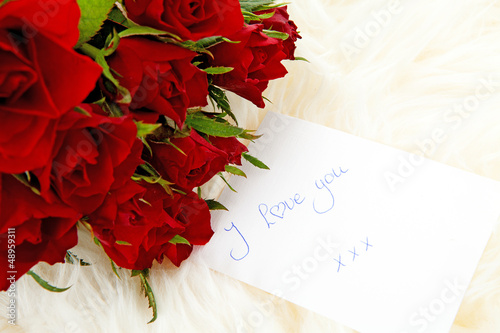 Photo: Romantic note: I love with red roses Romantic note: I love with red roses