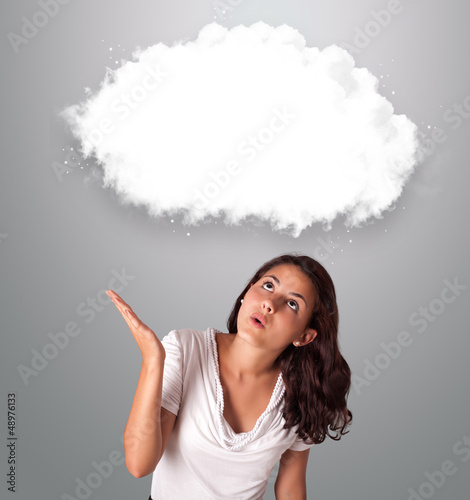 Photo: attractie woman looking abstract cloud copy space attractie woman looking abstract cloud copy space