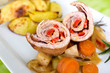 Schweinerouladen mit Backkartoffeln
