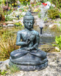 Buddha-Figur im Garten