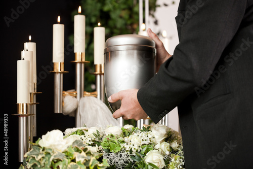 Photo: Grief - urn Funeral and cemetery Grief - urn Funeral and cemetery