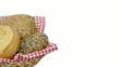 Korb mit Brötchen