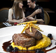 Casal no restaurante